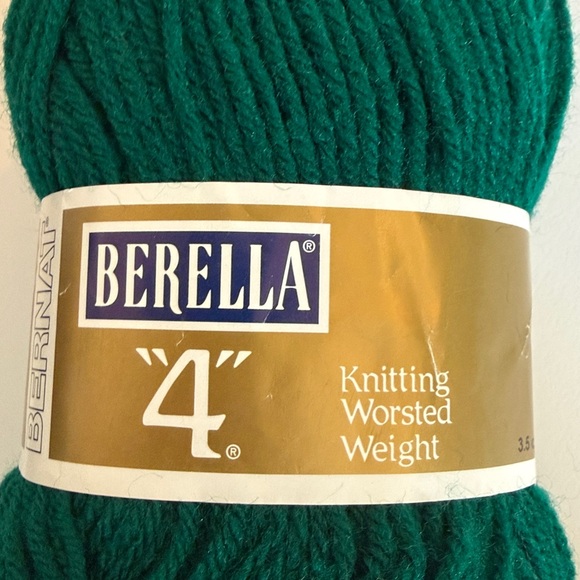 Berella 4 Knitting Yarn in Green #8981. 6 3.5 ounce Skein Bundle!